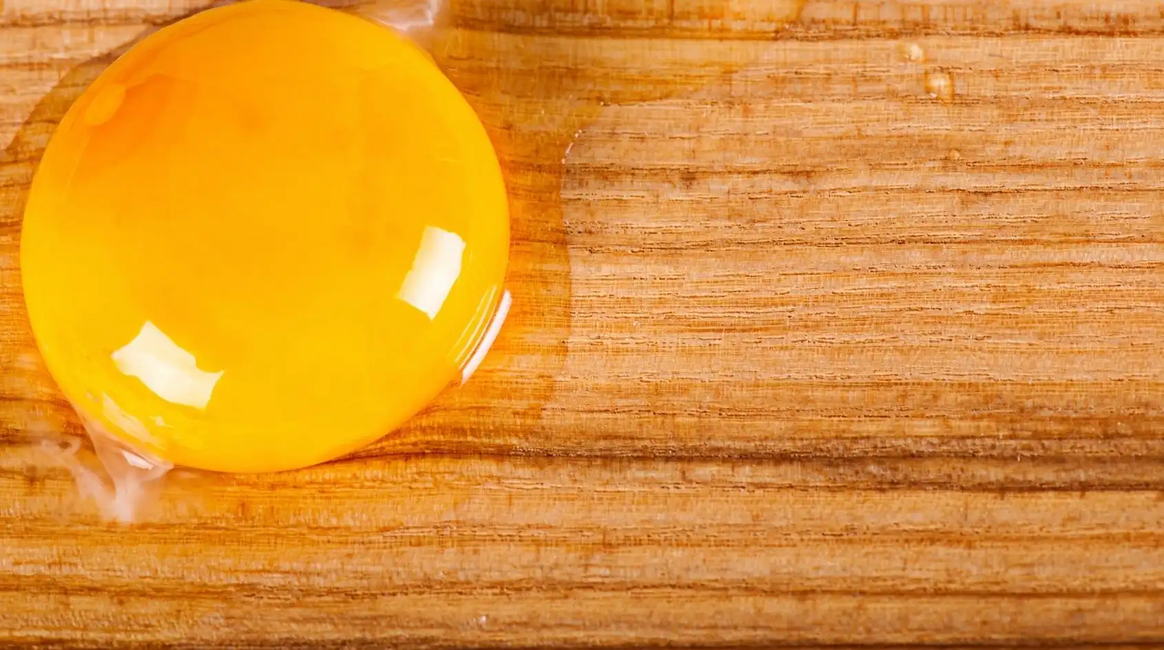tuorlo d'uovo e colesterolo buono, in primo piano, alimento funzionale da rivalutare